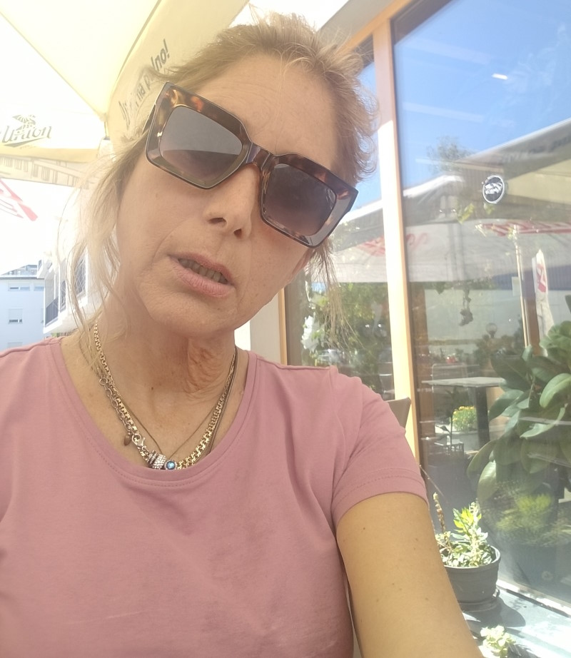 nina kosmac 0841