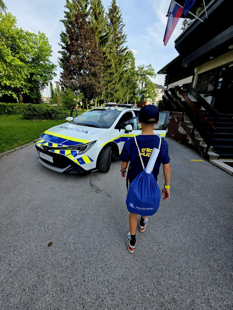 otrok policist pu kranj 1