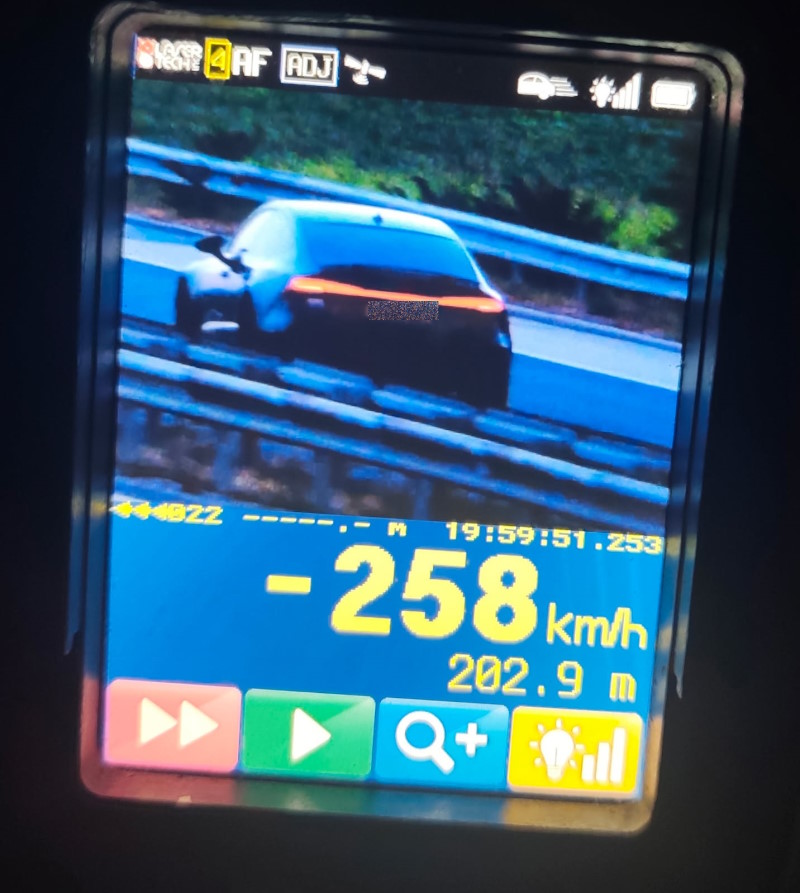 hitrost avtocesta 258kmh